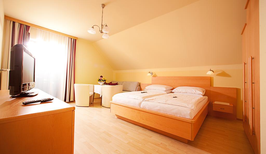 Hotel Moenichwalderhof Monichwald Habitación foto
